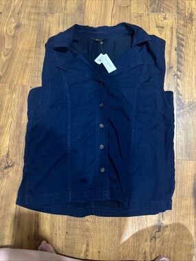 Banana Republic Navy Button-Front Sleeveless Top Sz L NWT Missing belt